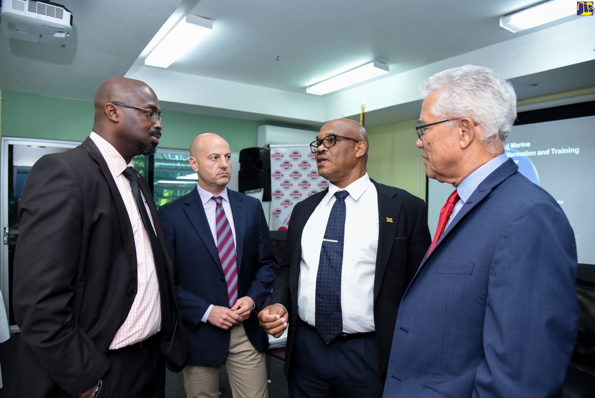 Gov’t Reviewing National Oil Spill Plan