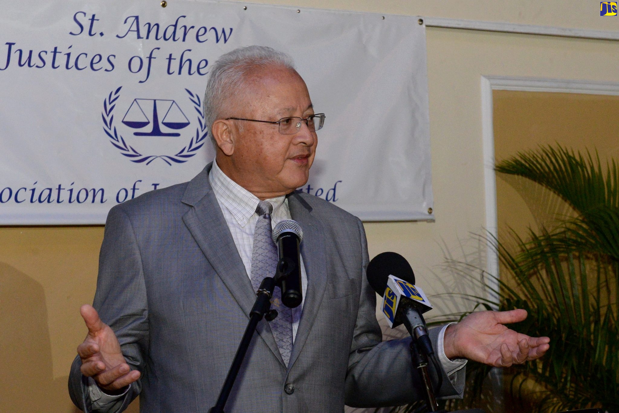 PHOTOS Justices of the Peace for St. Andrew take the Oath of Office Jamaica Information Service