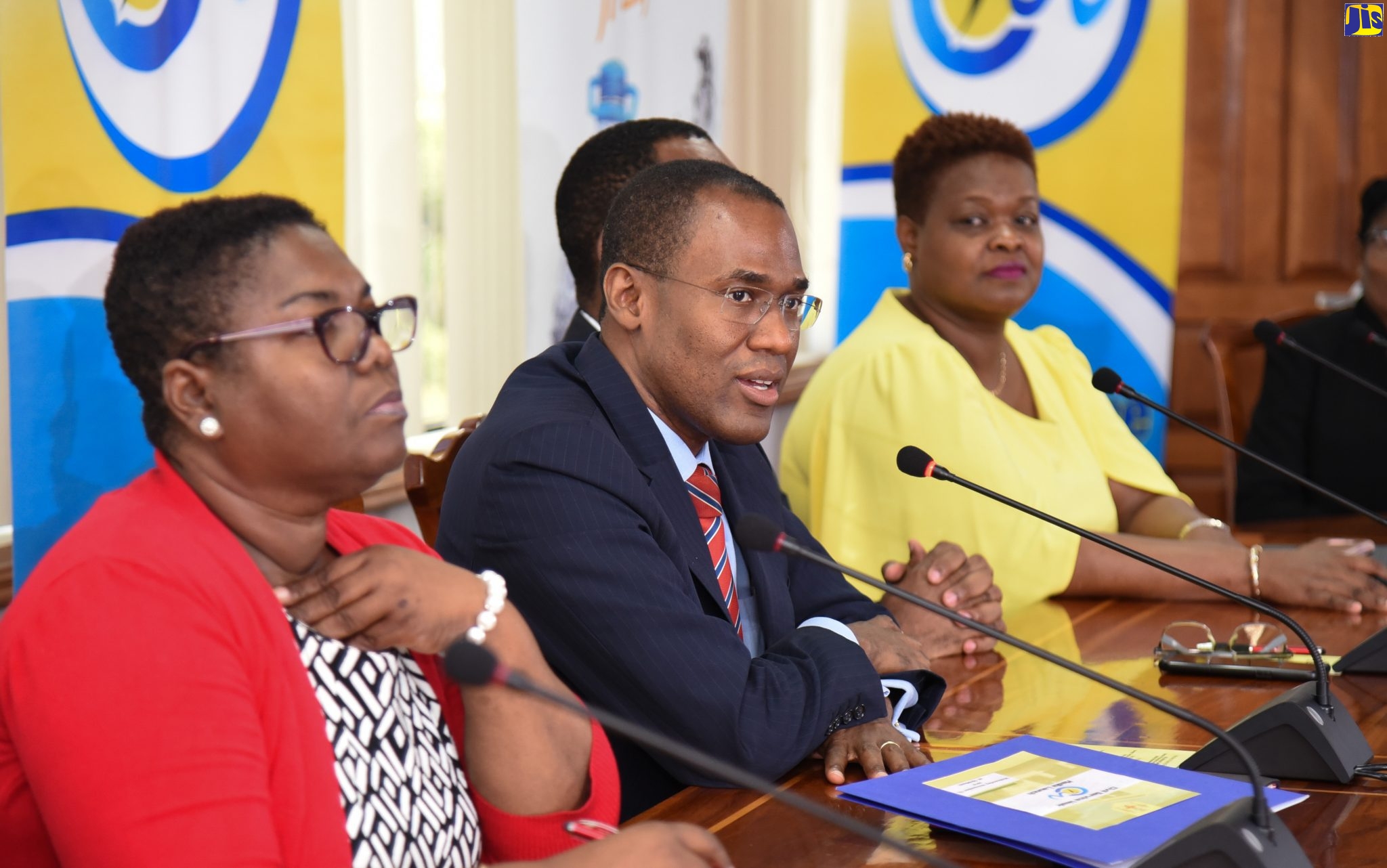 Finance Minister Lauds Civil Servants