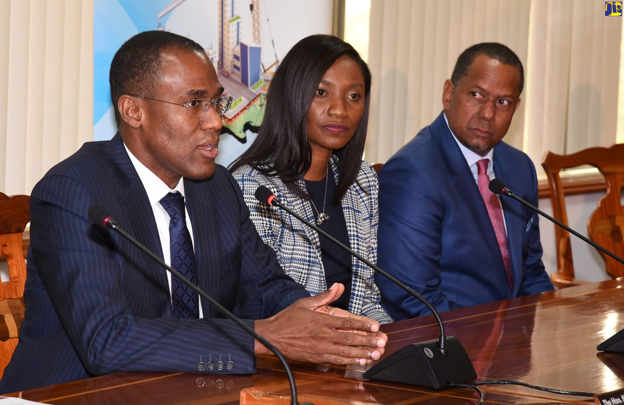 Proposal For New Public Sector Compensation Structure To Be Submitted To Cabinet