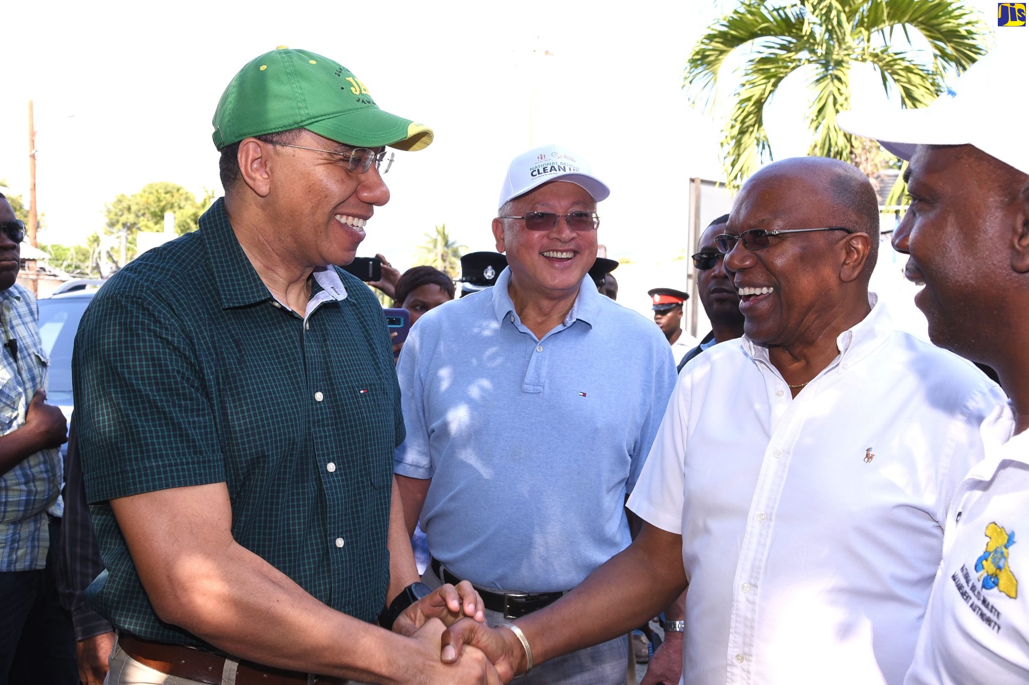 PM Leads Dengue Clean-up in Grants Pen