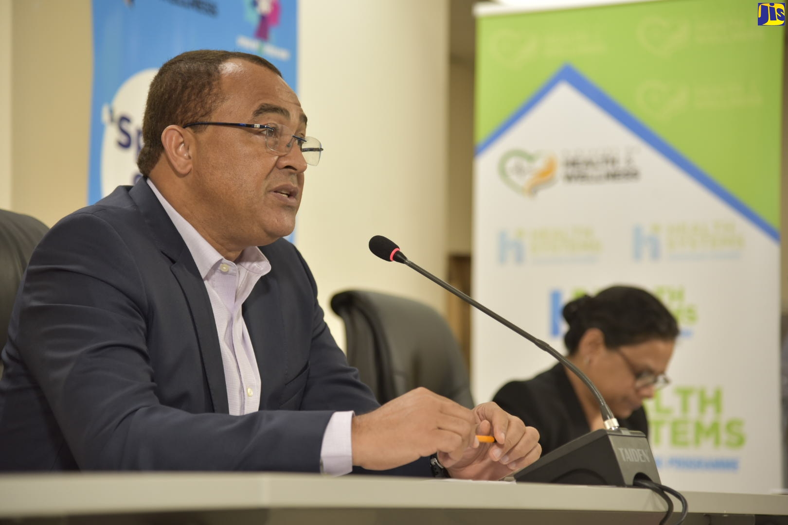 Health Ministry To Donate 100,000 Masks To Private Practitioners