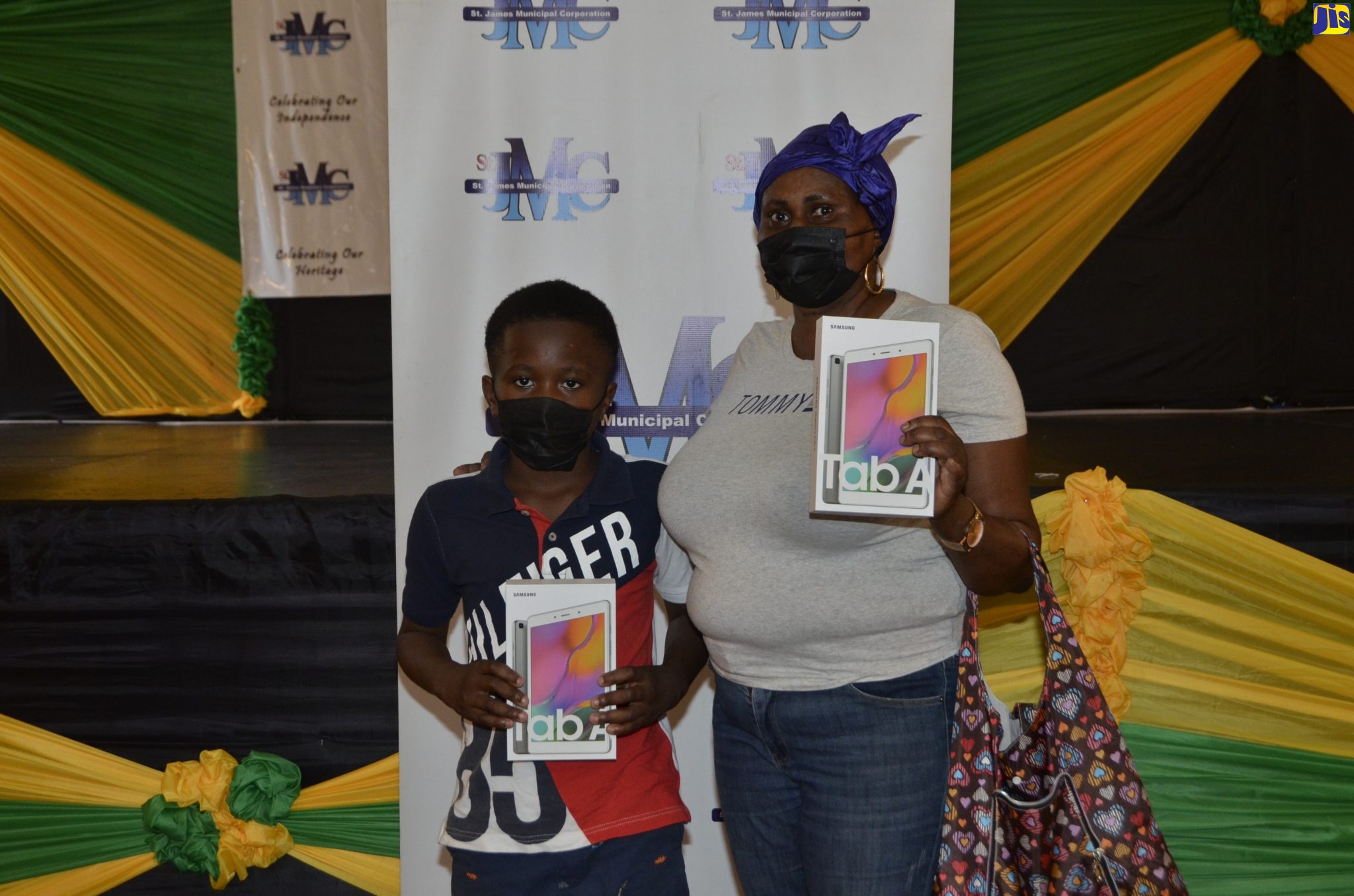 St. James Municipal Corporation Hands Over 170 Tablets To Needy Students