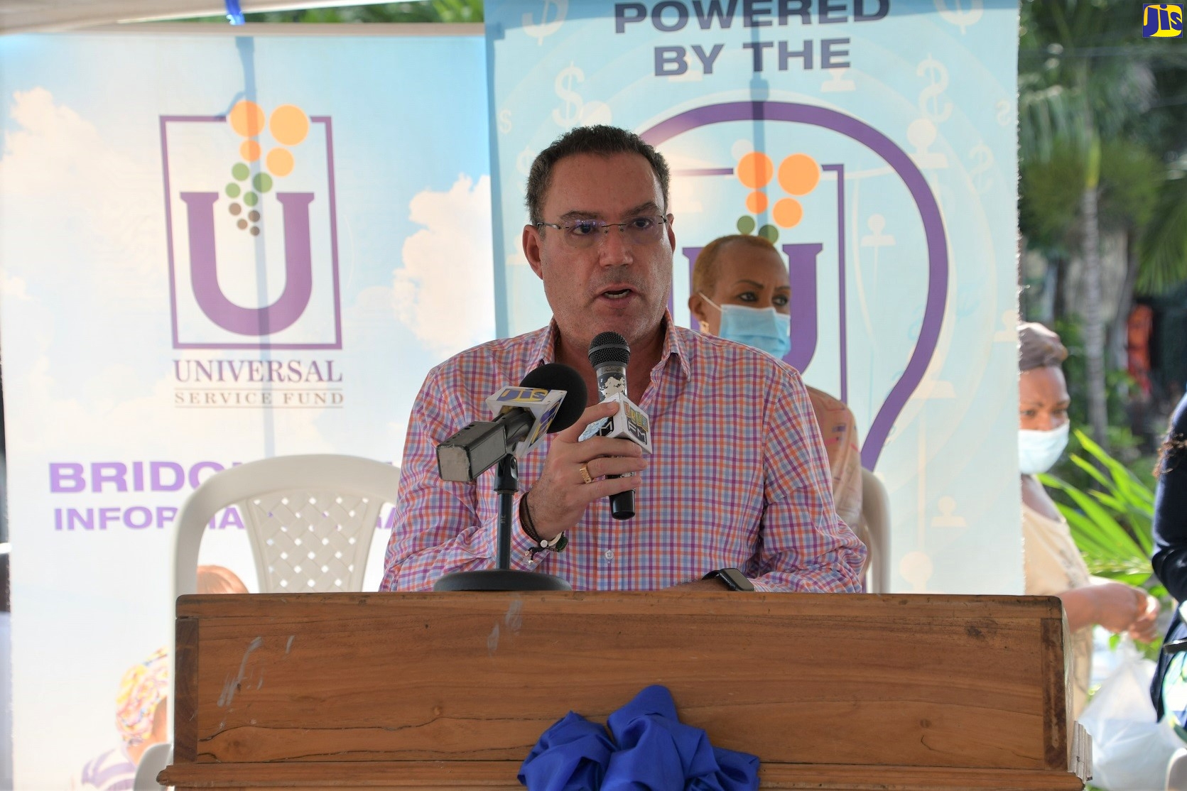 Residents and Visitors to Ocho Rios Have Access to Free Wi-fi