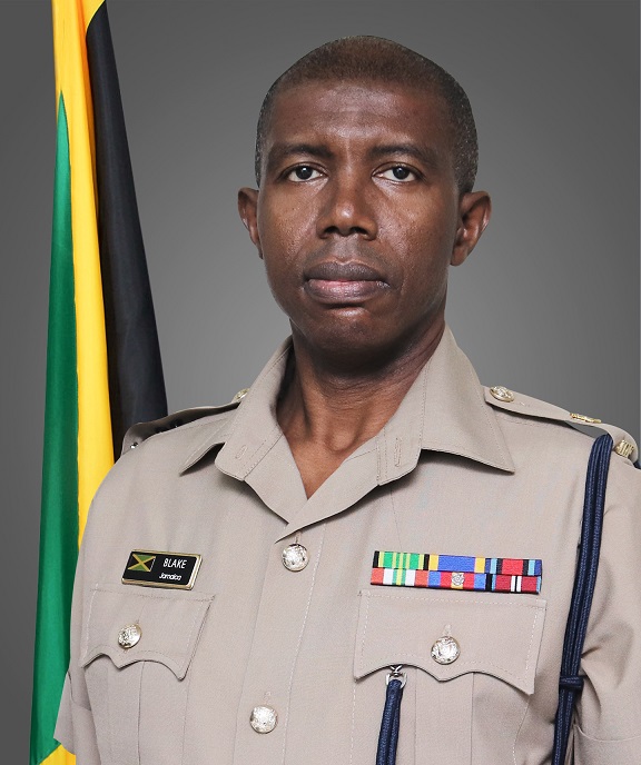 Army Veteran Gets National Award for Outstanding Service