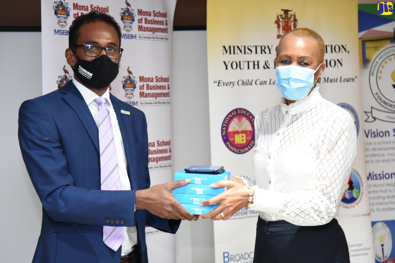 100 Schools Get Internet Connectivity