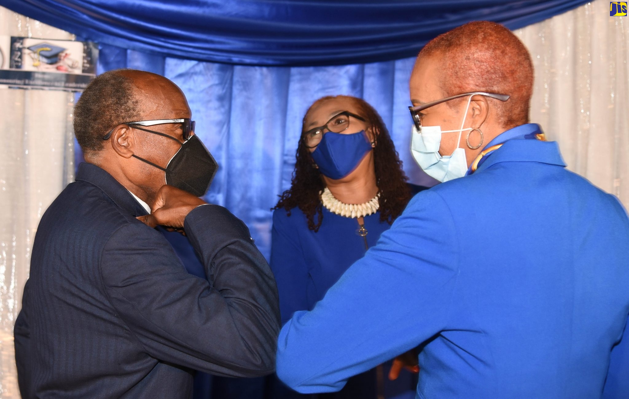 Education Minister Lauds Founding Chairman of Cedar Grove Academy