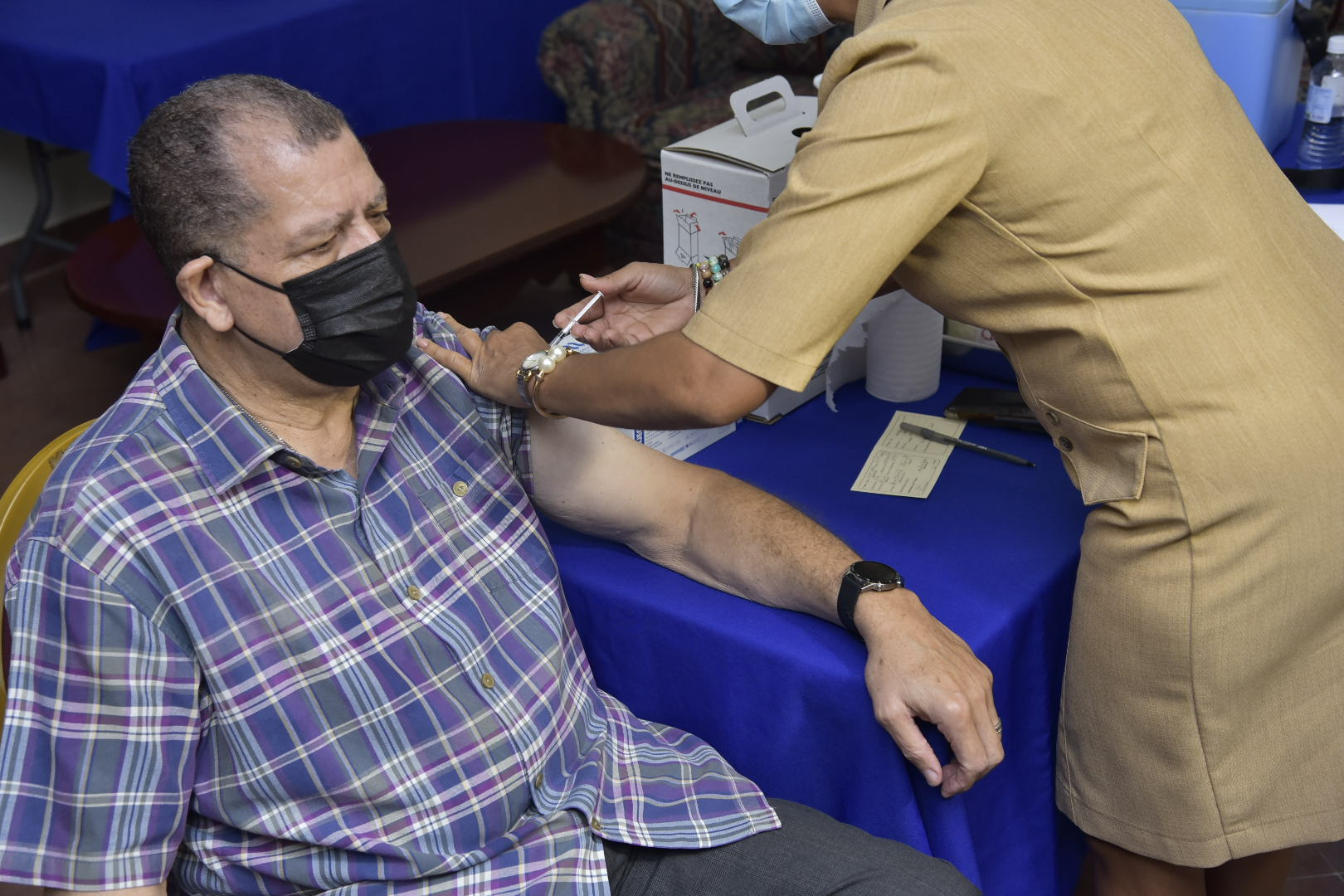 PHOTOS: Vaccines For Current And Former Cabinet Ministers And Parliamentarians