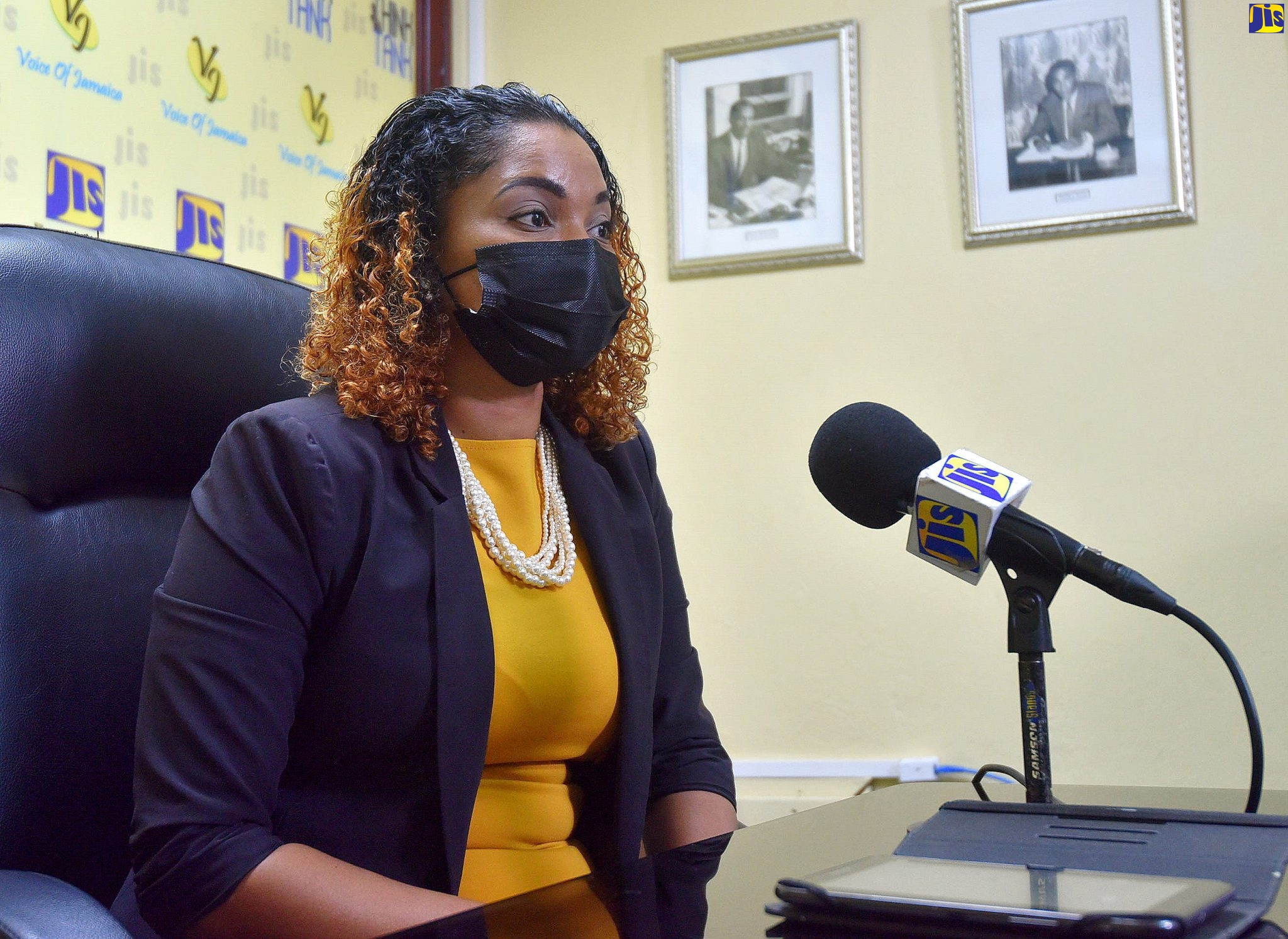 Winner of the Best Student Presentation at the 2020 National Health Research Conference, Vonetta Nurse, addresses a JIS ‘Think Tank’, on the findings of a study on nutrition labels for sugary drinks.