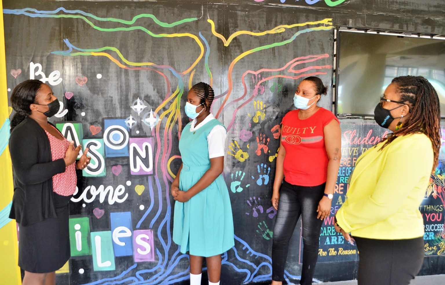 13-Year-Old Helping Elderly Neighbour During Pandemic