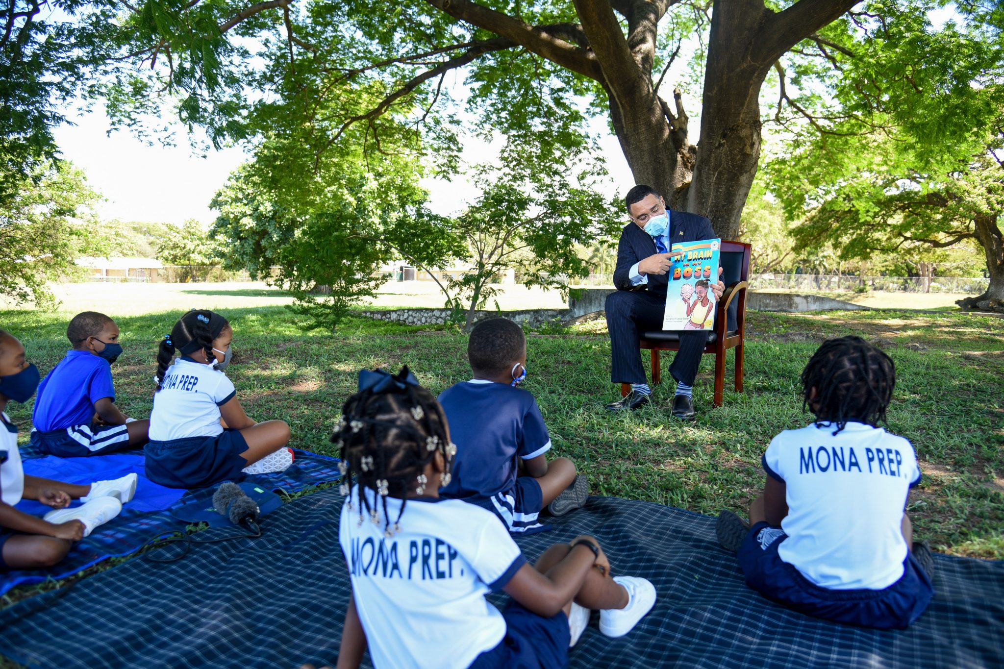 PM Reads To Children At Jamaica House