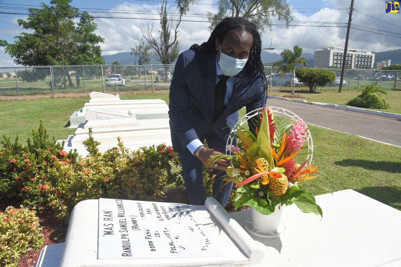 PHOTOS: Floral Tribute For Sir Donald Sangster