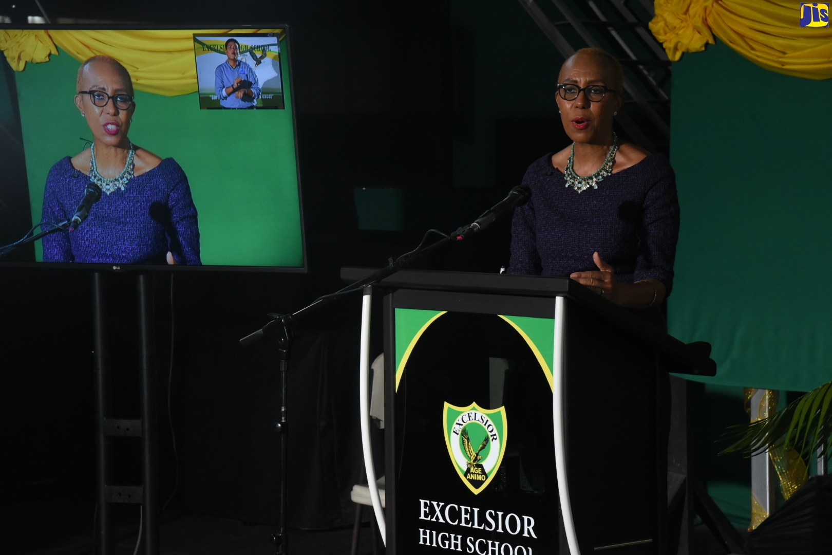 Students Can Still Graduate at Fifth Form