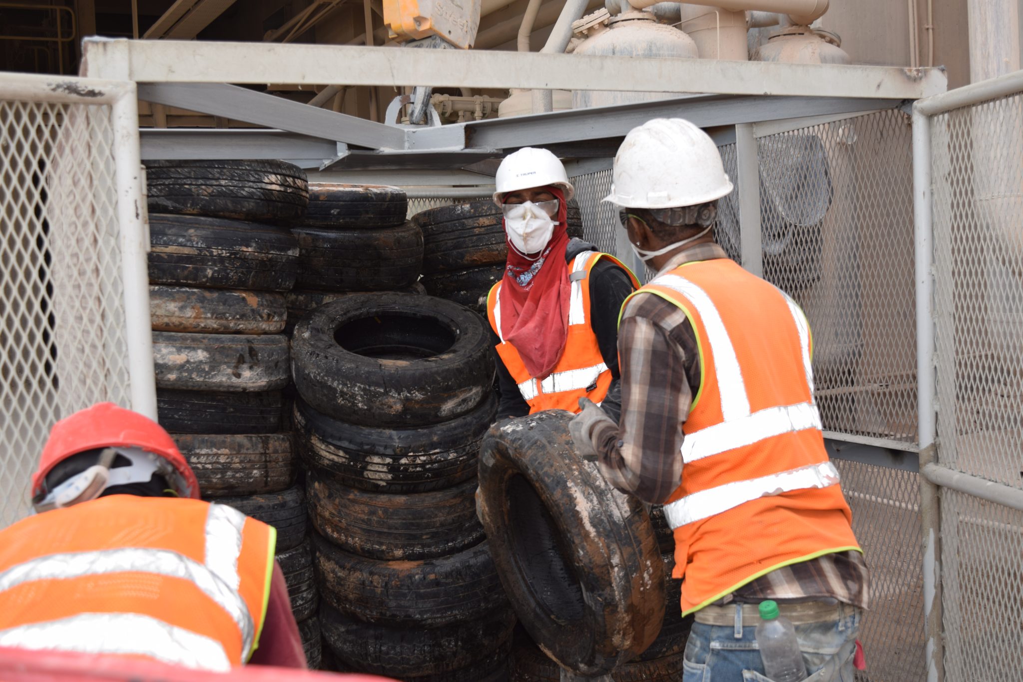 Gov’t Rolls Out Environmental Project To Rid Riverton Of Used Tyres