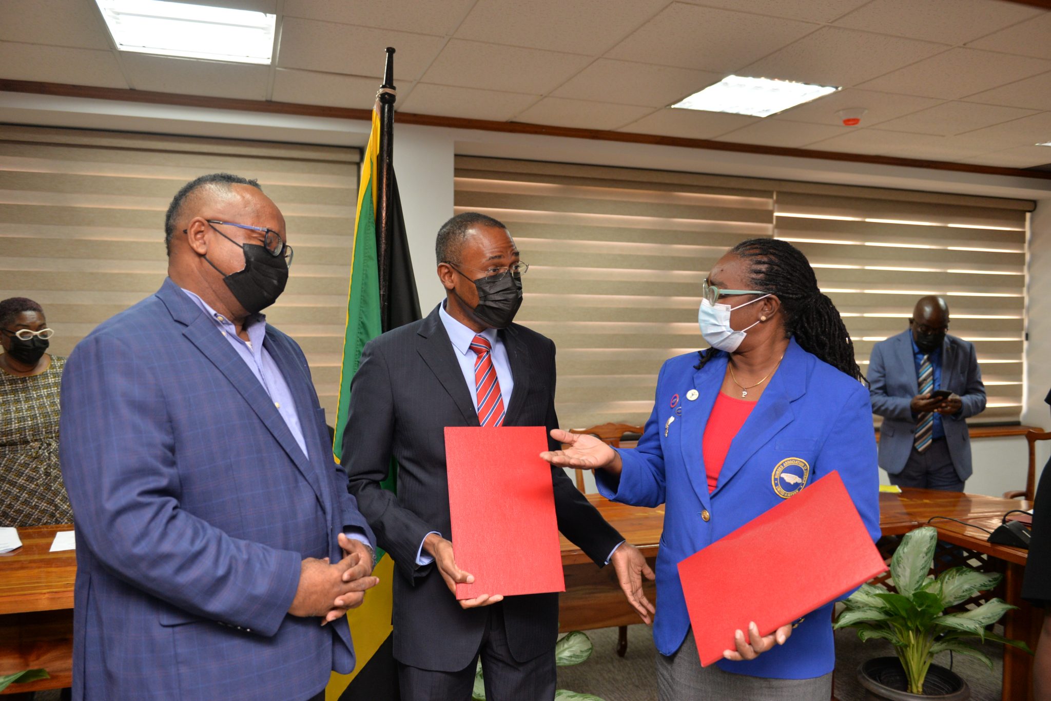 Finance Minister Expresses Gratitude To Healthcare Workers