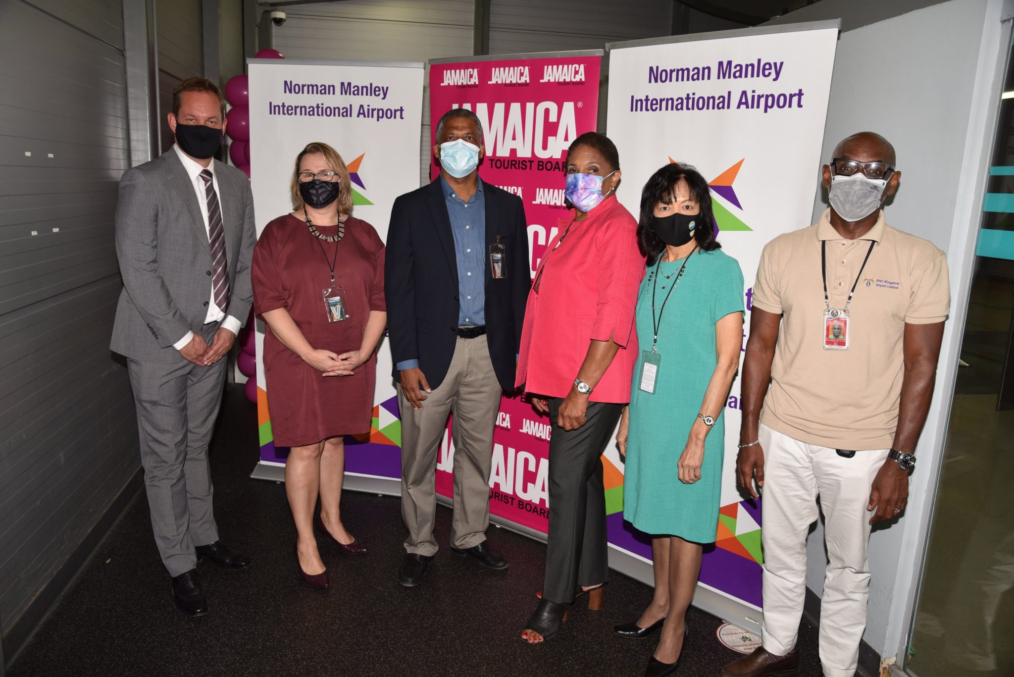 Canadian Airline Expands Service To Jamaica