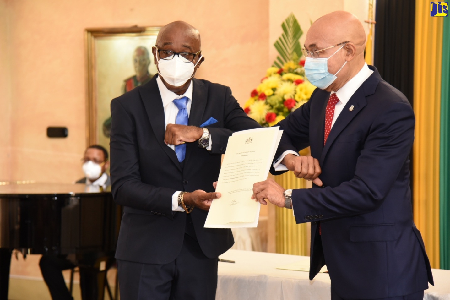 Governor-General, His Excellency, the Most Hon. Sir Patrick Allen (right), presents Instruments of Office to new Custos of St. Andrew, Hon. Ian Forbes, at an installation ceremony held at King’s House today (January 31).

