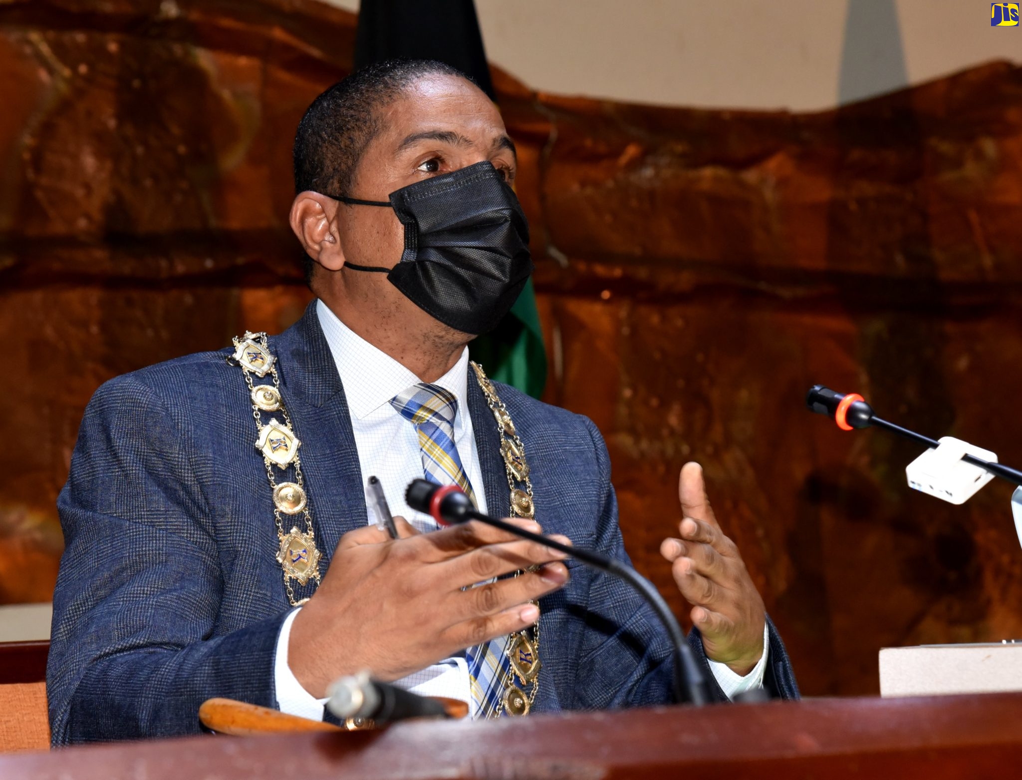 Mayor of Kingston, Senator Councillor Delroy Williams, addresses the monthly meeting of the Kingston and St. Andrew Municipal Corporation (KSAMC),  on January 11, at the Jamaica Conference Centre in downtown Kingston.
