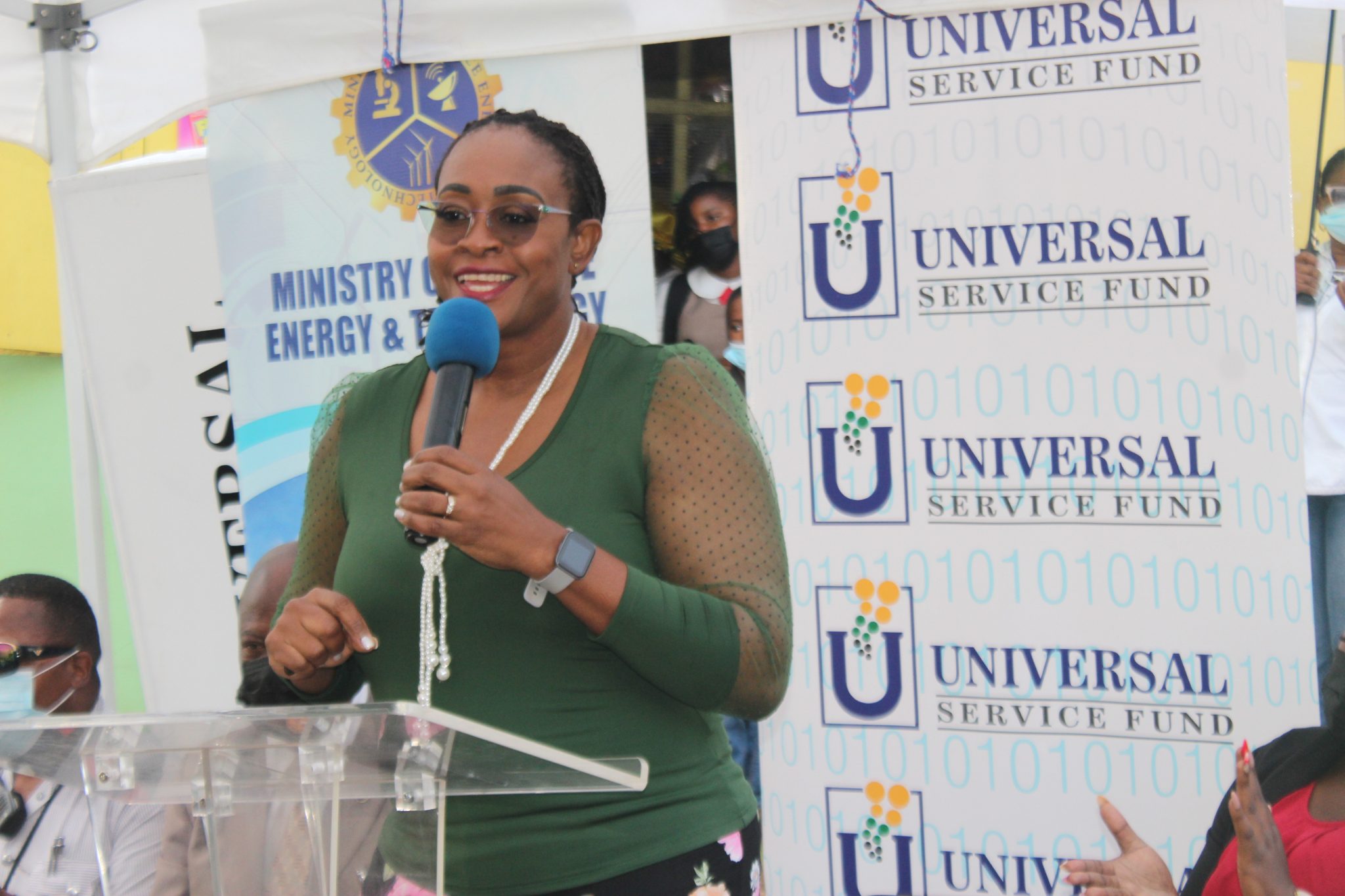 Jamaicans Urged To Use Free Wi-Fi Service To Transform Lives