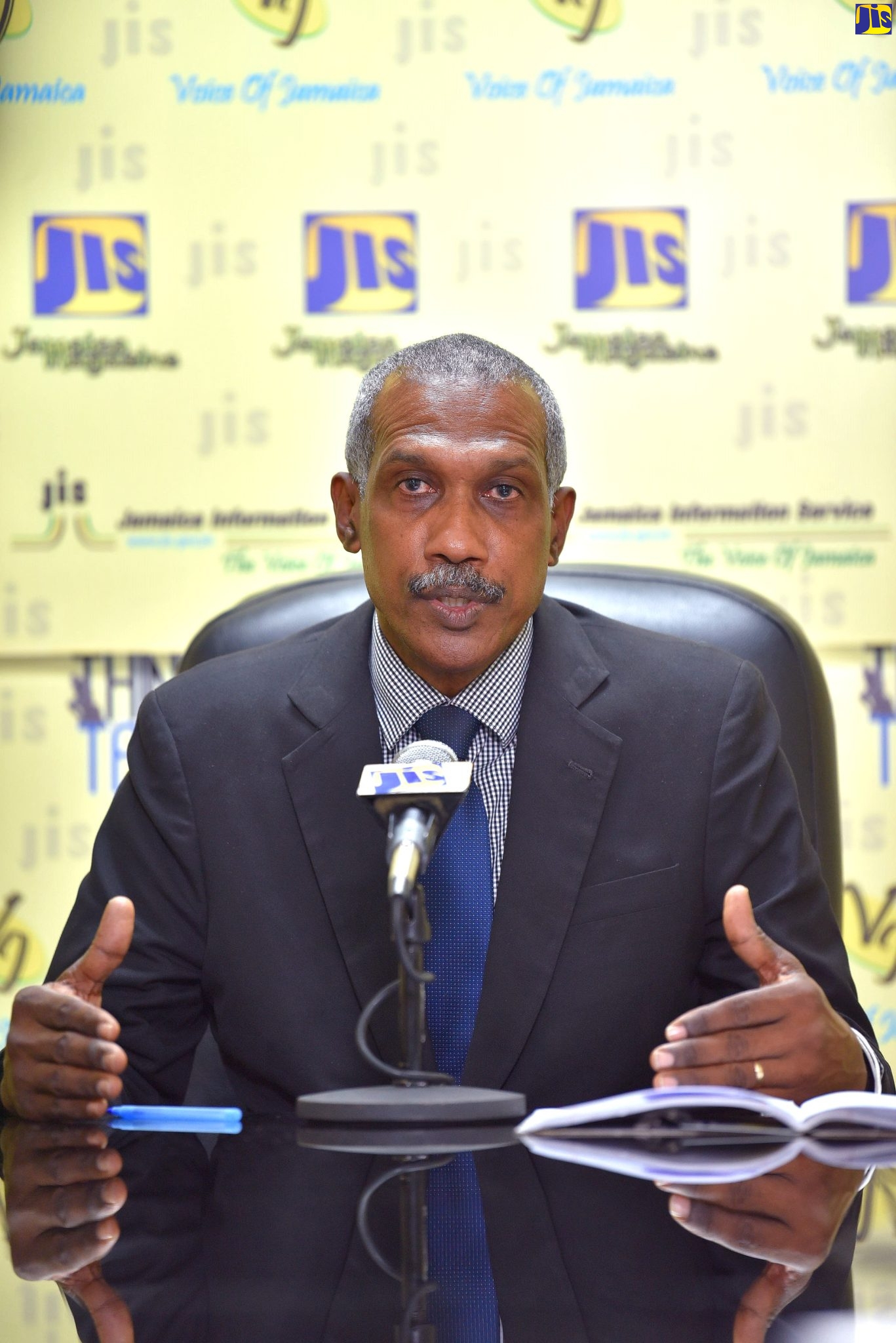 Executive Director of the Crime Monitoring Oversight Committee (CMOC), Lt. Colonel Oral Khan, speaking at a recent JIS Think Tank. 