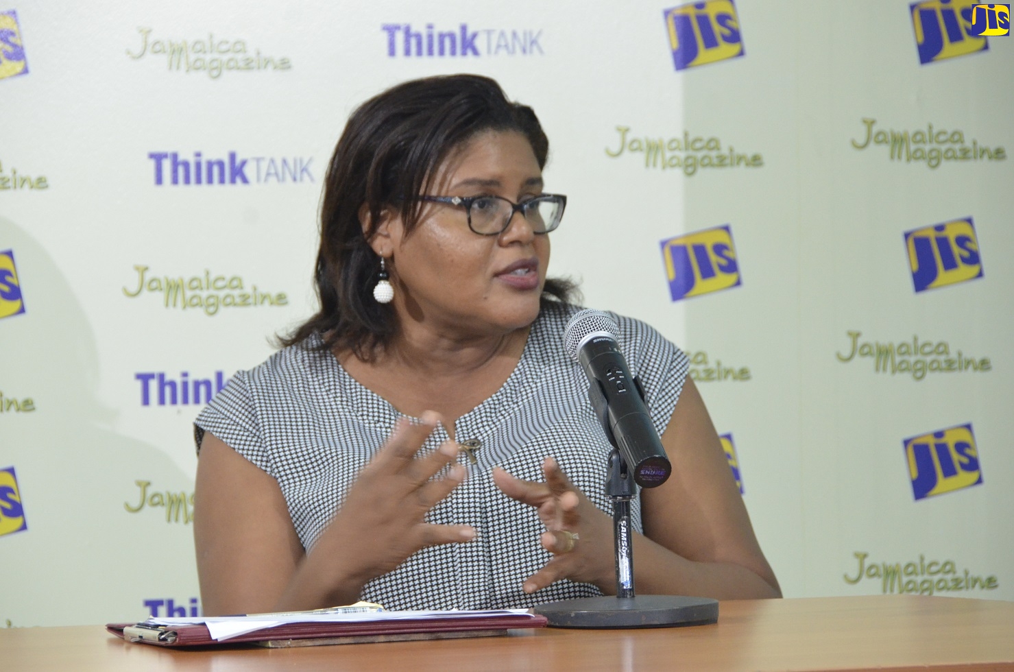 Past President of the Jamaica Association of Professionals in Nutrition and Dietetics (JAPINAD), Nutritionist, Dr. Vanessa White-Barrow, addressing a Jamaica Information Service (JIS) Think Tank, at the Agency’s Regional Office in Montego Bay, St. James on Wednesday (March 23).