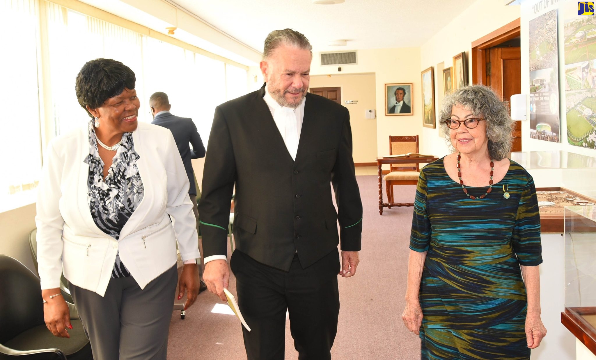 PHOTOS: President of the Senate welcomes Poet Laureate to Gordon House