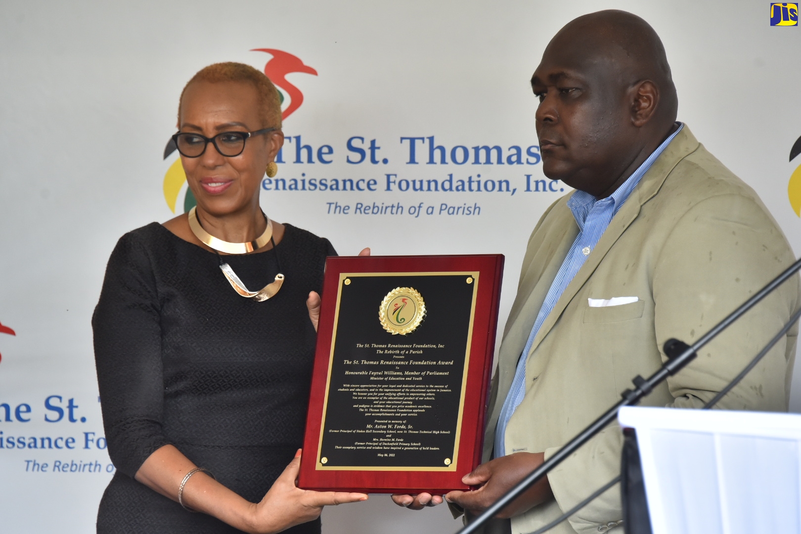 Google Donates 1100 Chromebooks To St. Thomas Schools