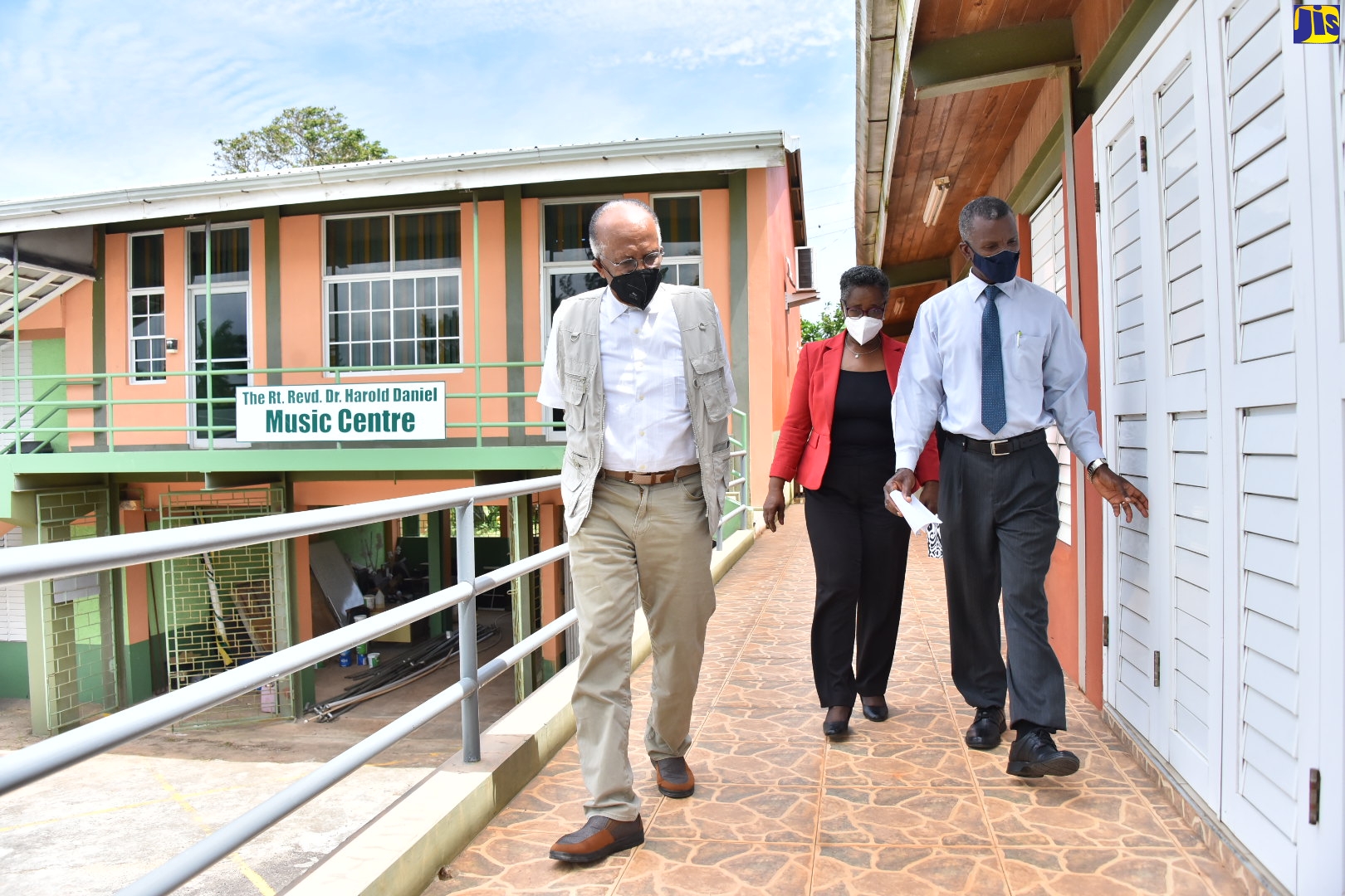 JETC Chairman Visits Schools