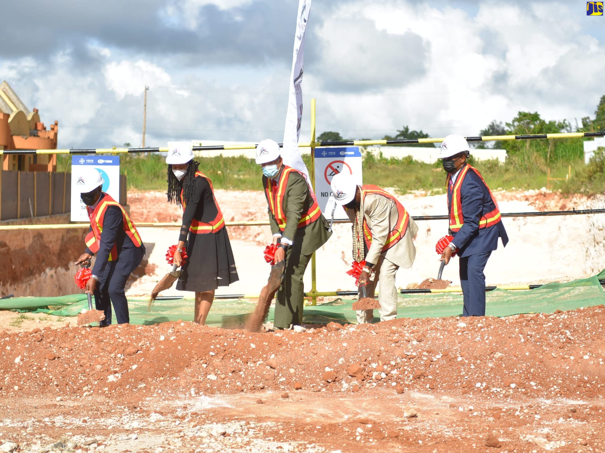 Prime Minister, the Most Hon. Andrew Holness (centre), breaks ground for the $1.2 billion K & T Development BPO Complex in Mandeville, Manchester, recently. He is joined by (from left), Managing Director of K & T Development, Patrick Crawford; Member of Parliament for Manchester Central, Rhoda Moy Crawford; head of K & T Development, Kenneth Black; and company attorney, Phillip Paulwell.
