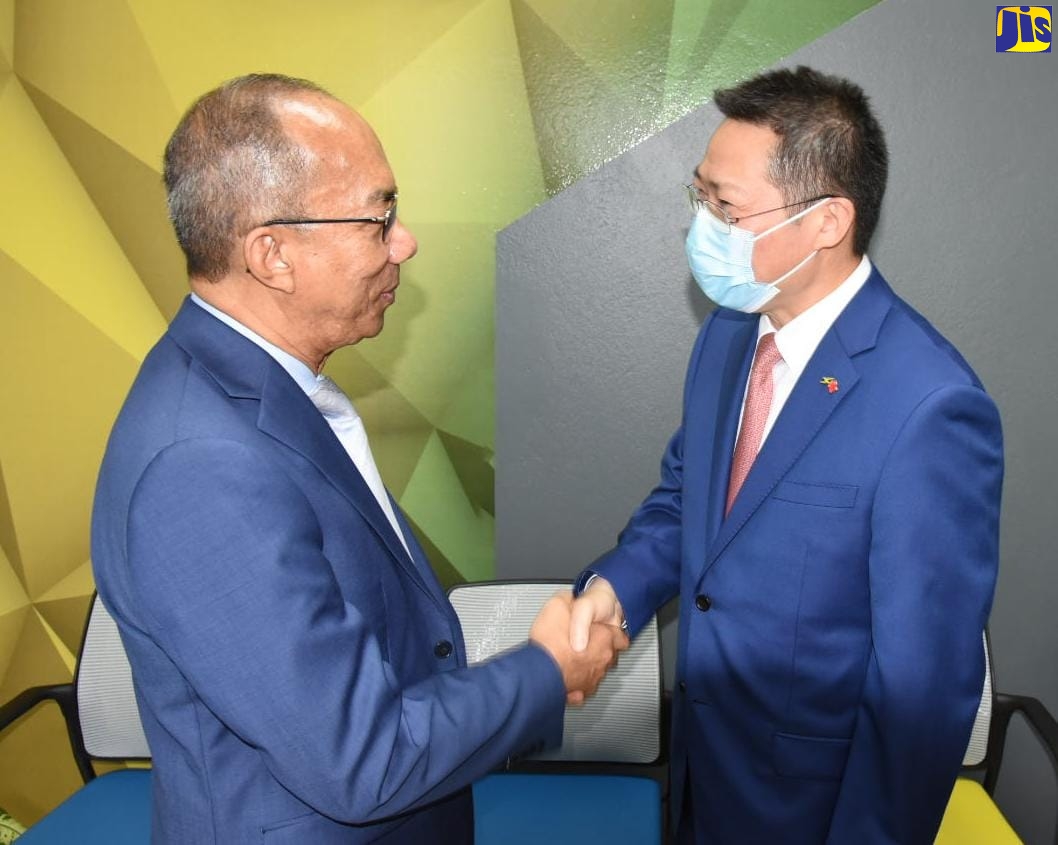 PHOTOS: Dr. Chang Receives Courtesy Call from Chinese Ambassador