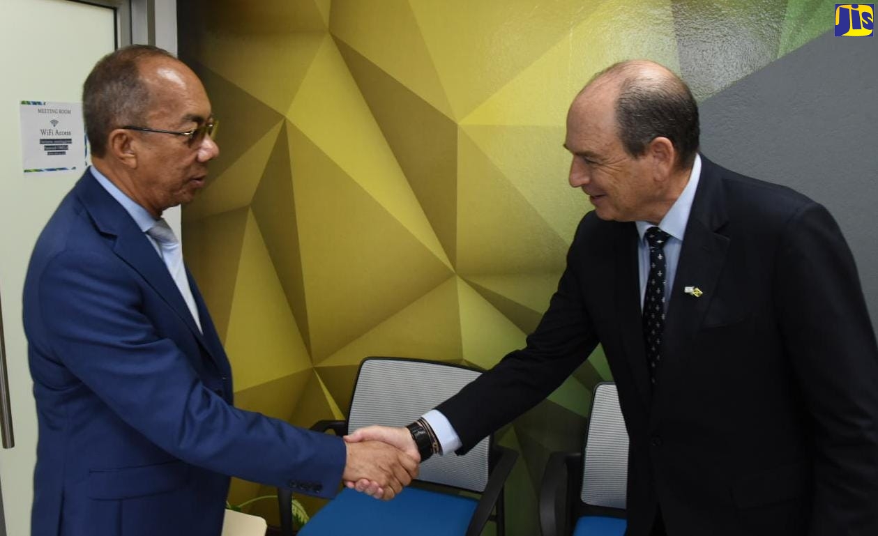 PHOTOS: Dr. Chang Receives Courtesy Call from Ambassador of Israel