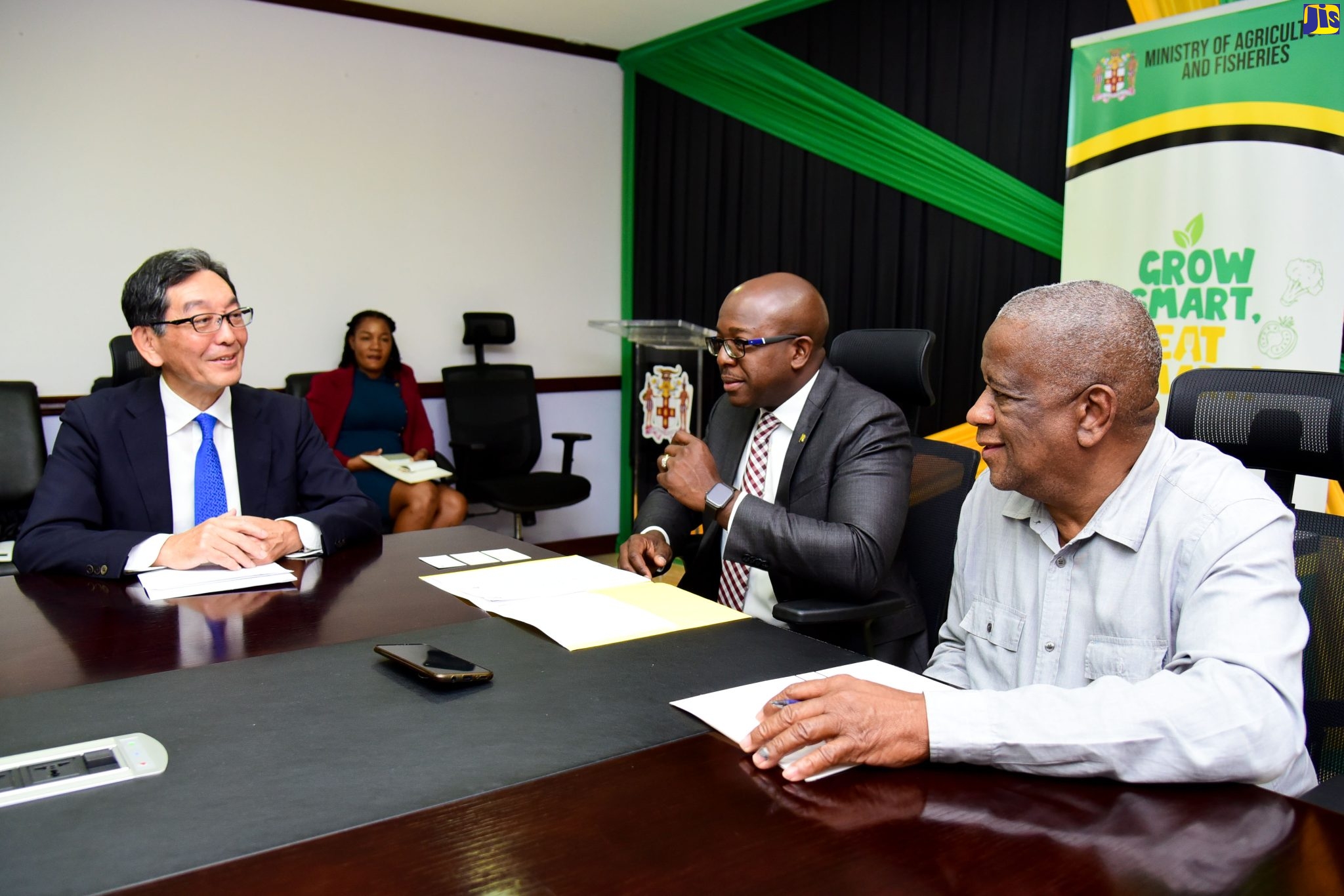 PHOTOS: Agriculture Minister Receives Courtesy Call from Japan’s Ambassador