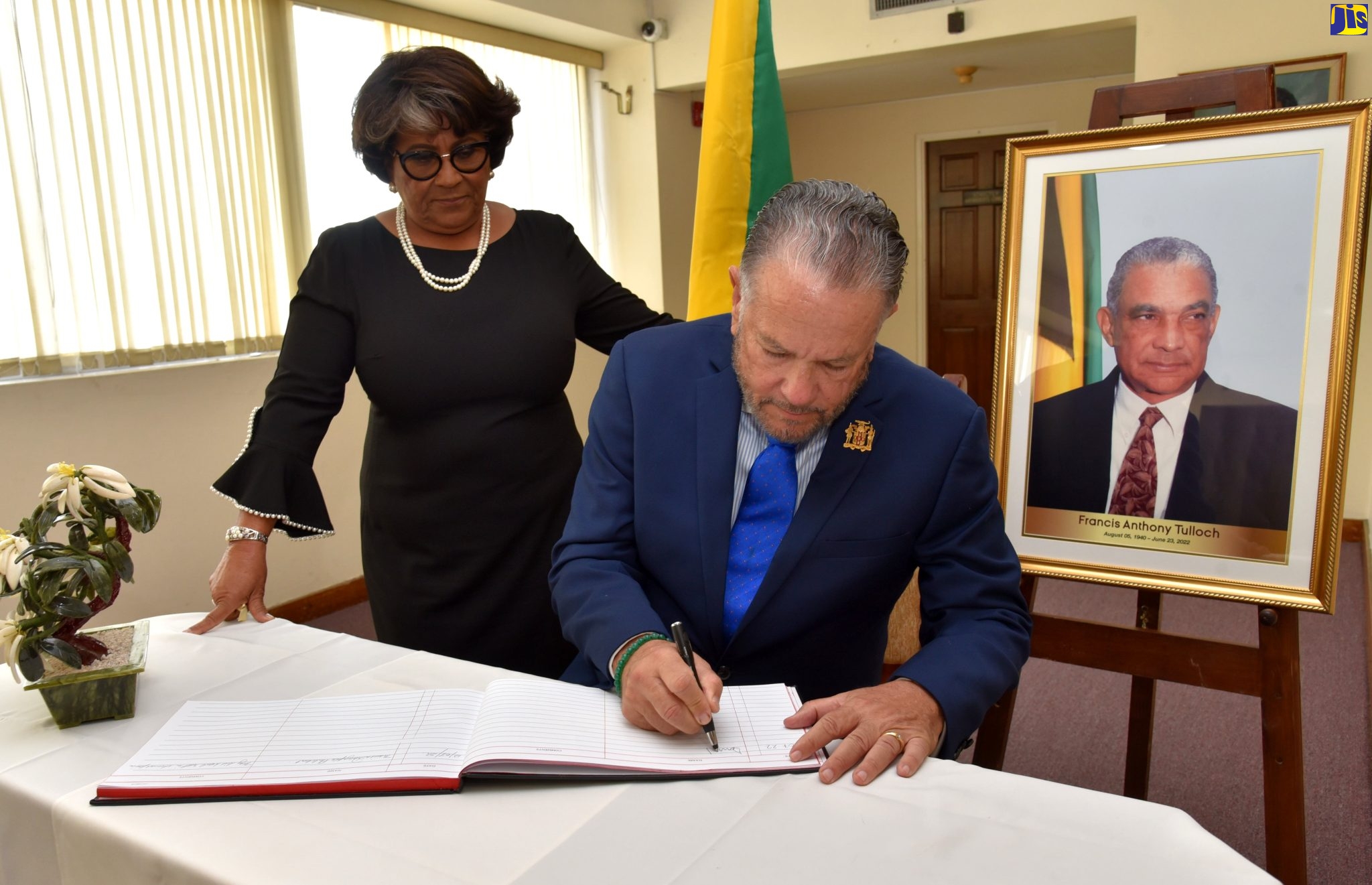 PHOTOS: US Ambassador Signs Condolence Book for Late Francis Tulloch