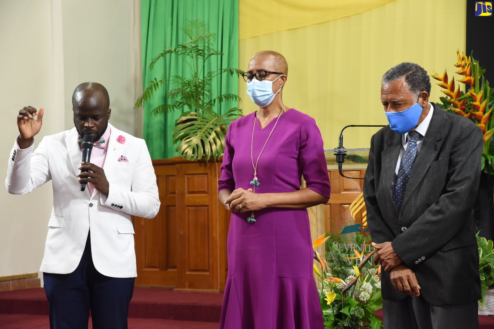 Education Minister Calls on Support of the Church