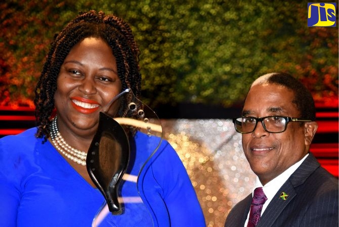 PHOTOS: Ardenne High Cops Marcus Garvey Award