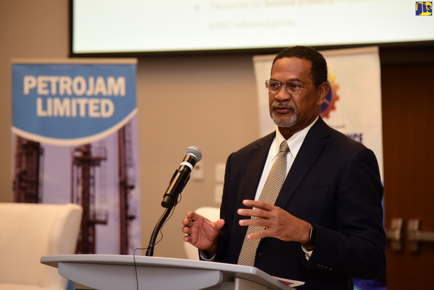 Energy Ministry to Discuss Fuel Price Publication with Consumer Affairs Commission