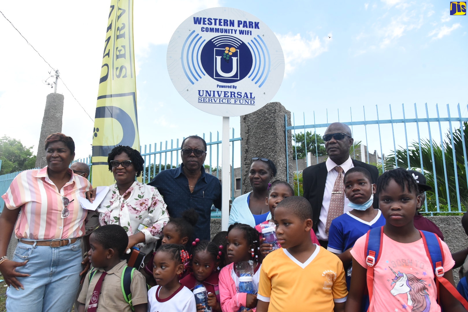 Western Park in Clarendon Gets Free Wi-Fi Service