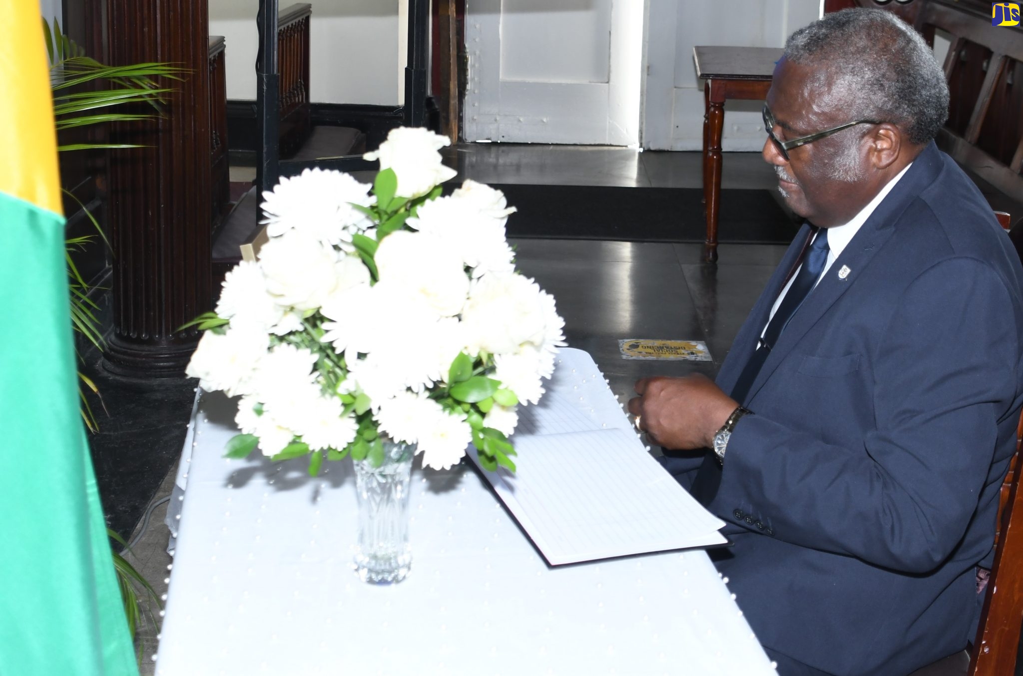 St. James Residents, Visitors Sign Condolence Book for the Queen