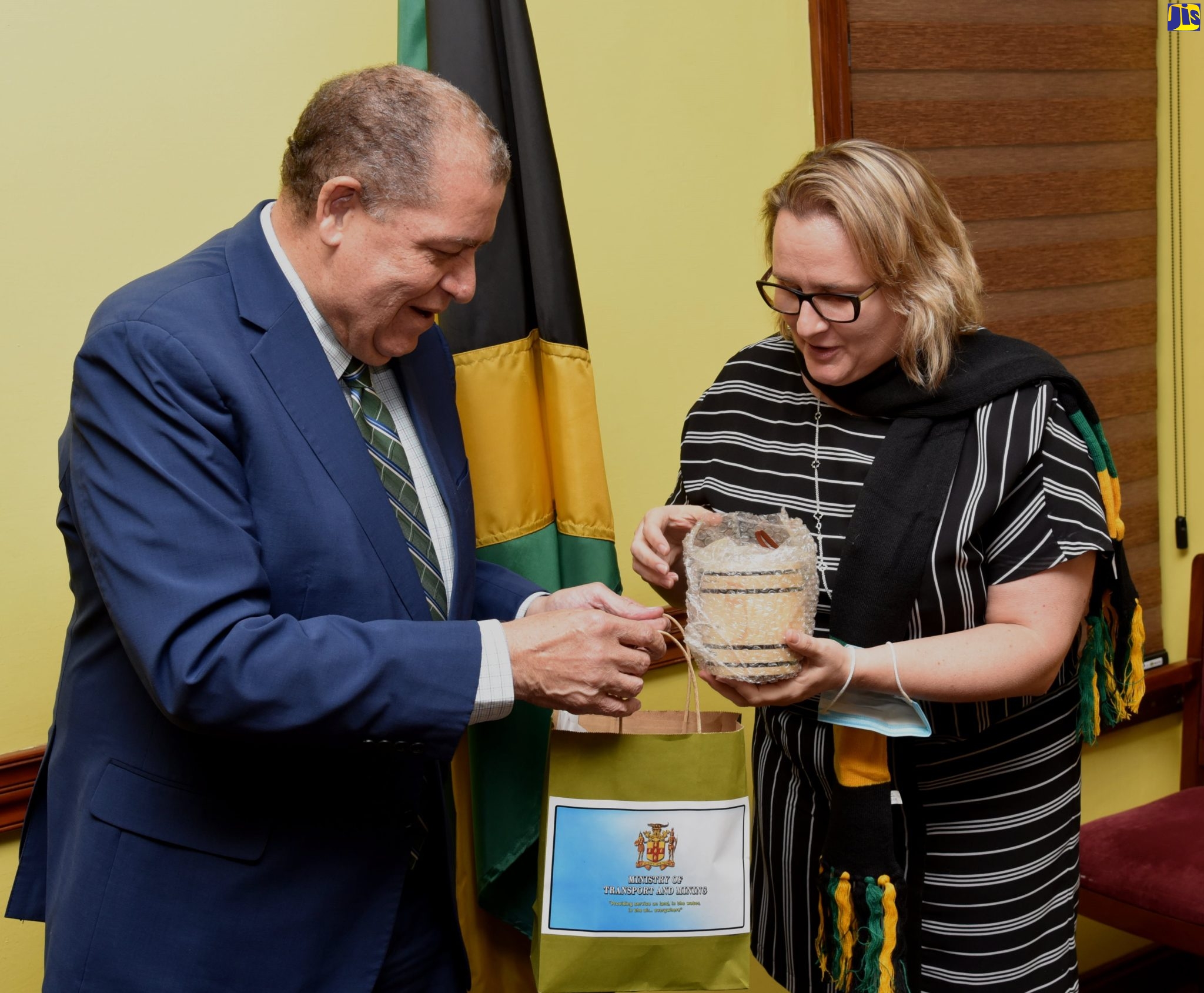 PHOTOS: Canadian High Commissioner calls on Minister Shaw