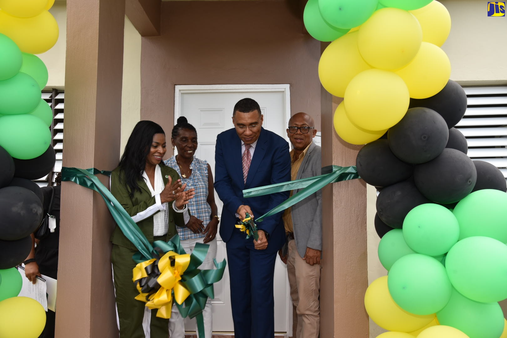 Social Housing Units Presented to Residents in St. Thomas