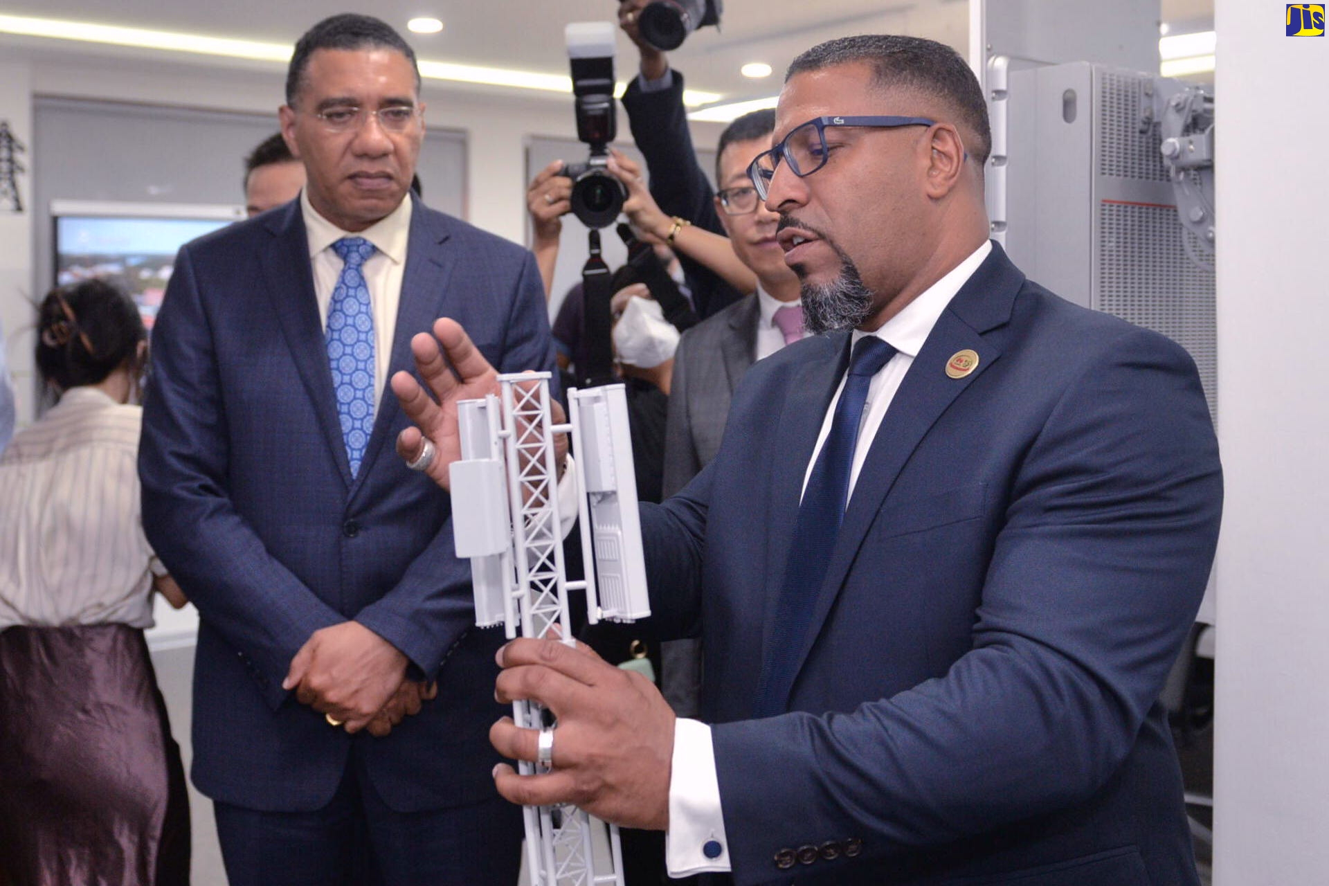 Prime Minister Welcomes $300-Million Investment by Huawei