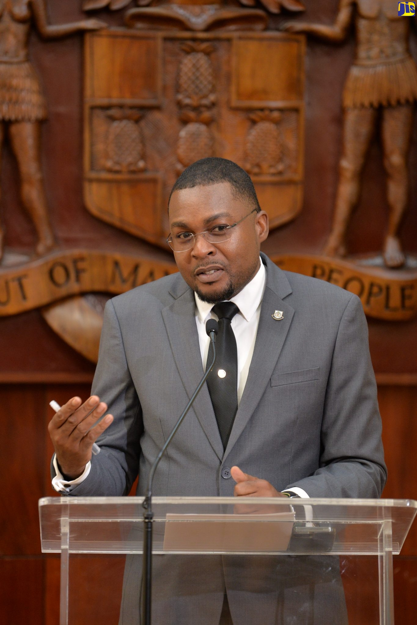 Minister without Portfolio in the Office of the Prime Minister (OPM), with Responsibility for Information, Hon. Robert Morgan,
addresses Wednesday’s (October 26) post-Cabinet press briefing at Jamaica House.
