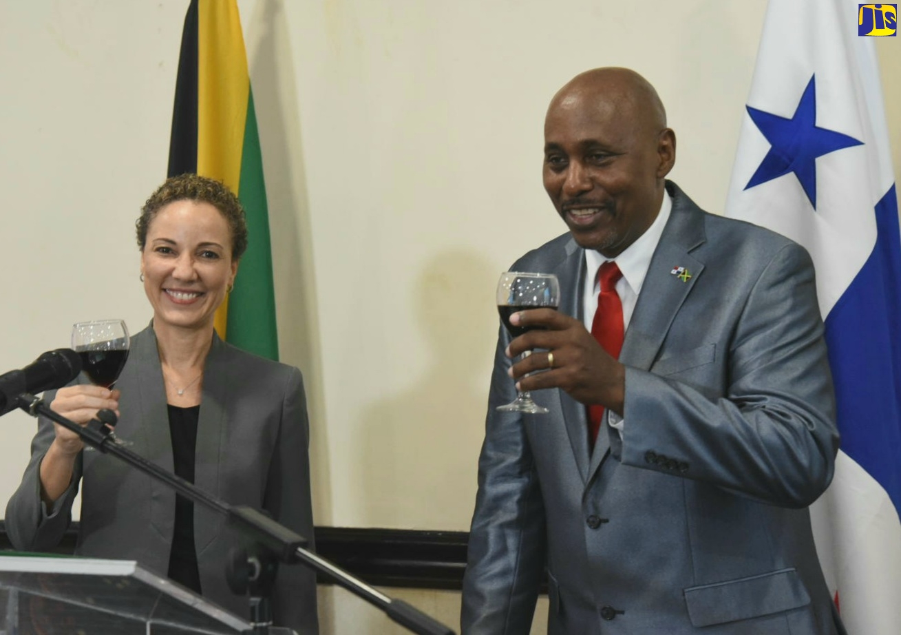 PHOTOS: Minister Johnson Smith Attends National Day of Panama Reception