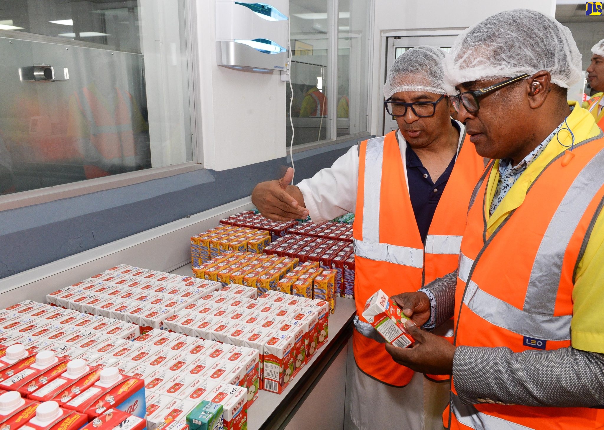 Dr. Dunn Tours Seprod’s Milk and Dairy Production Plant