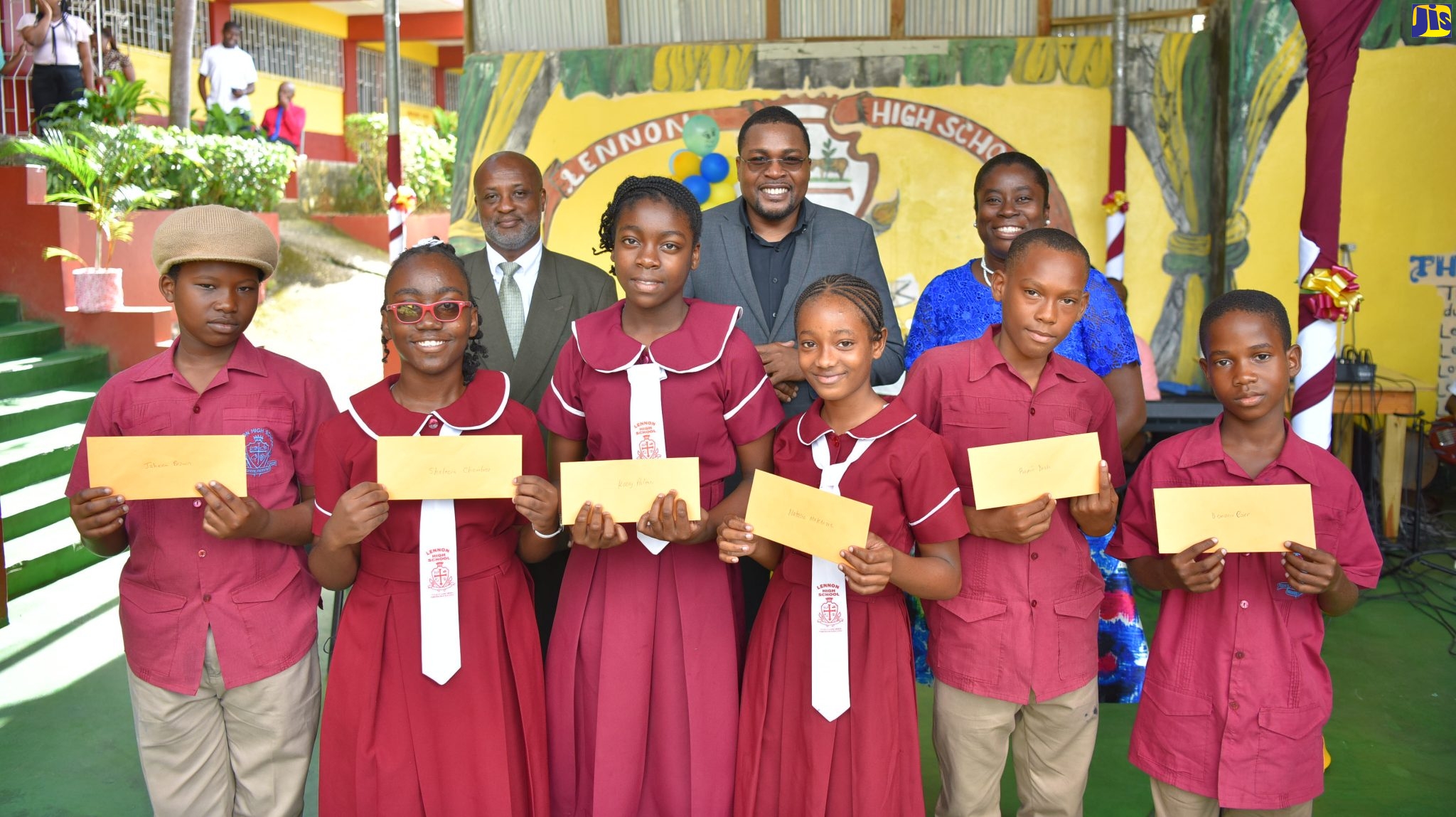 MP Morgan Presents Education Grants to Students of Lennon High