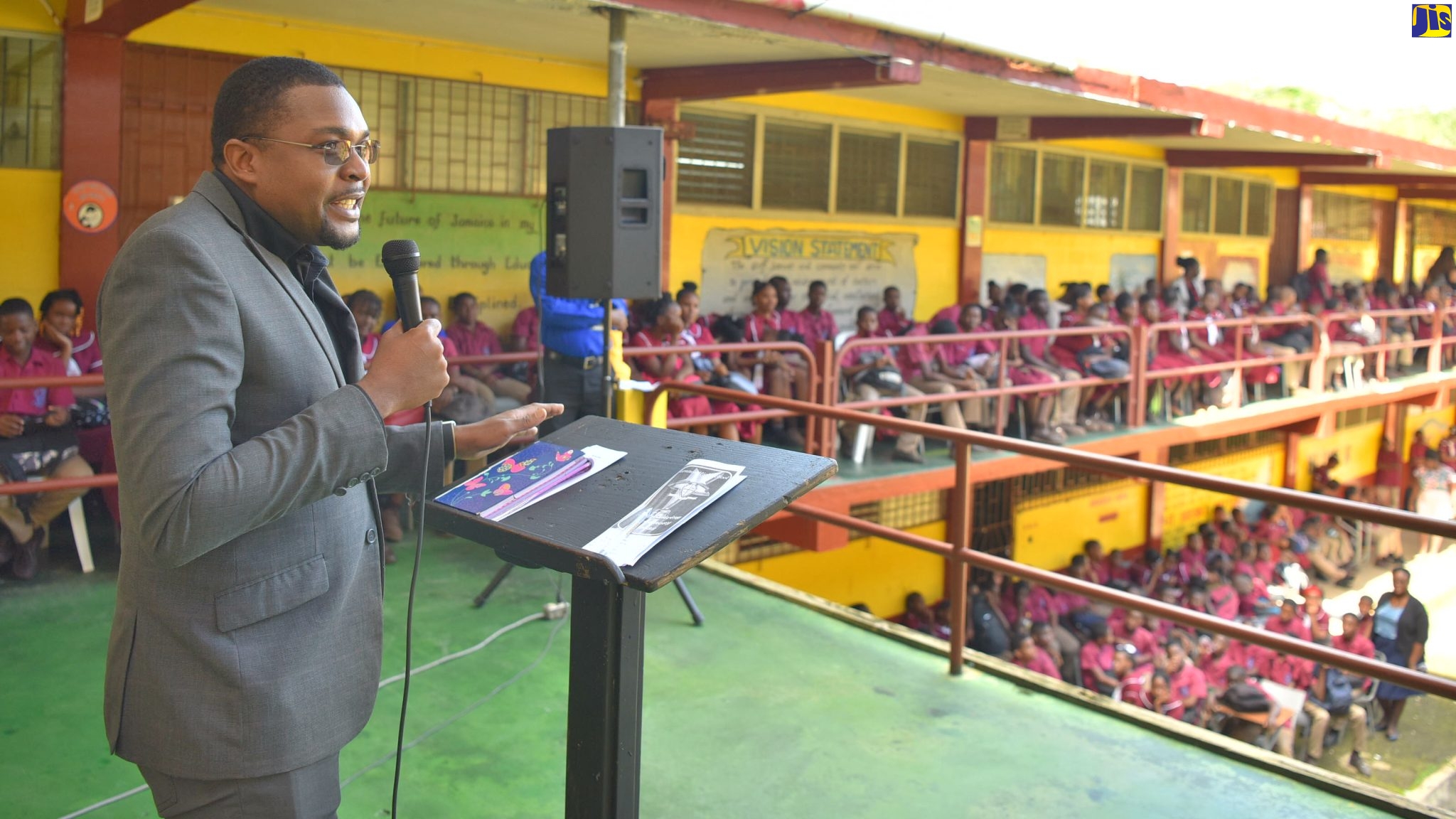 MP Morgan Presents Education Grants to Students of Lennon High