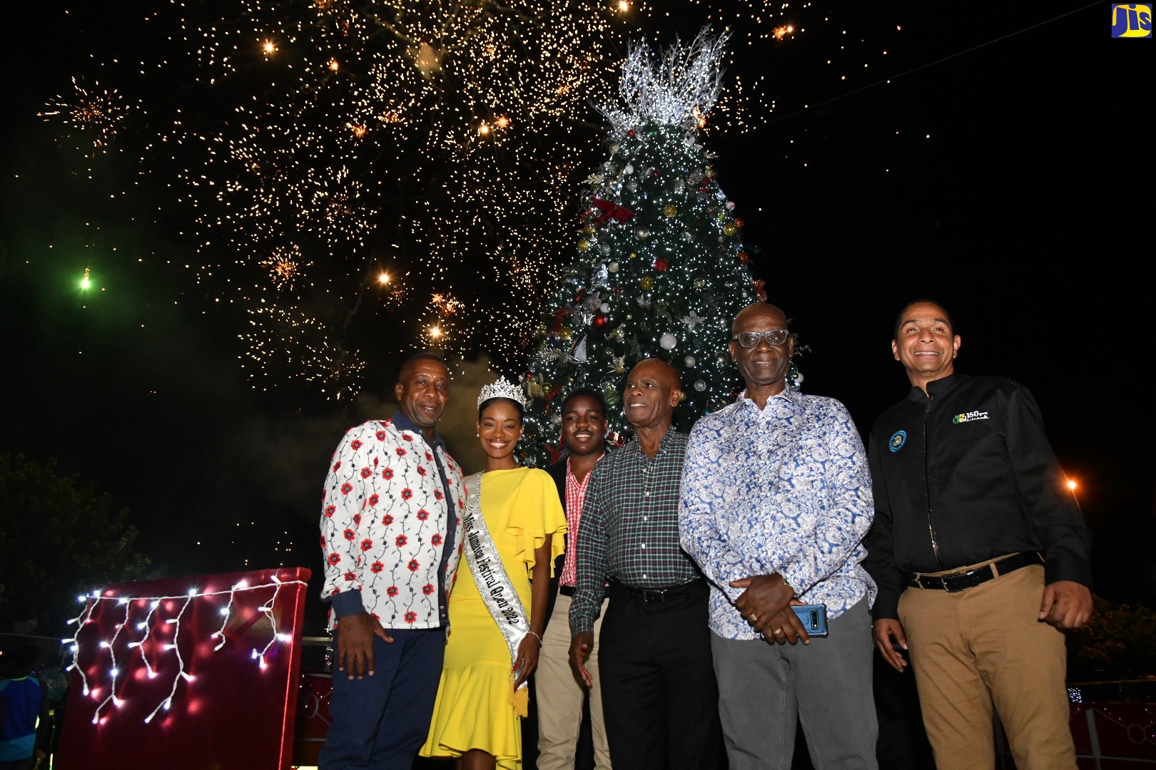 Minister of Local Government and Rural Development, Hon. Desmond McKenzie (second right), joins Mayor of Kingston, Senator the Hon. Delroy Williams (right); and Custos of Kingston, Steadman Fuller (third right); at the Kingston and St. Andrew Municipal Corporation’s annual Christmas Tree-Lighting Ceremony and Concert at St. William Grant Park in downtown Kingston on December 20. Sharing the moment (from left) are Minority Leader, Kingston and St. Andrew Municipal Corporation, Andrew Swaby; Miss Jamaica Festival Queen 2022, Velonique Bowen; and Youth Mayor for Kingston, Khijani Williams.