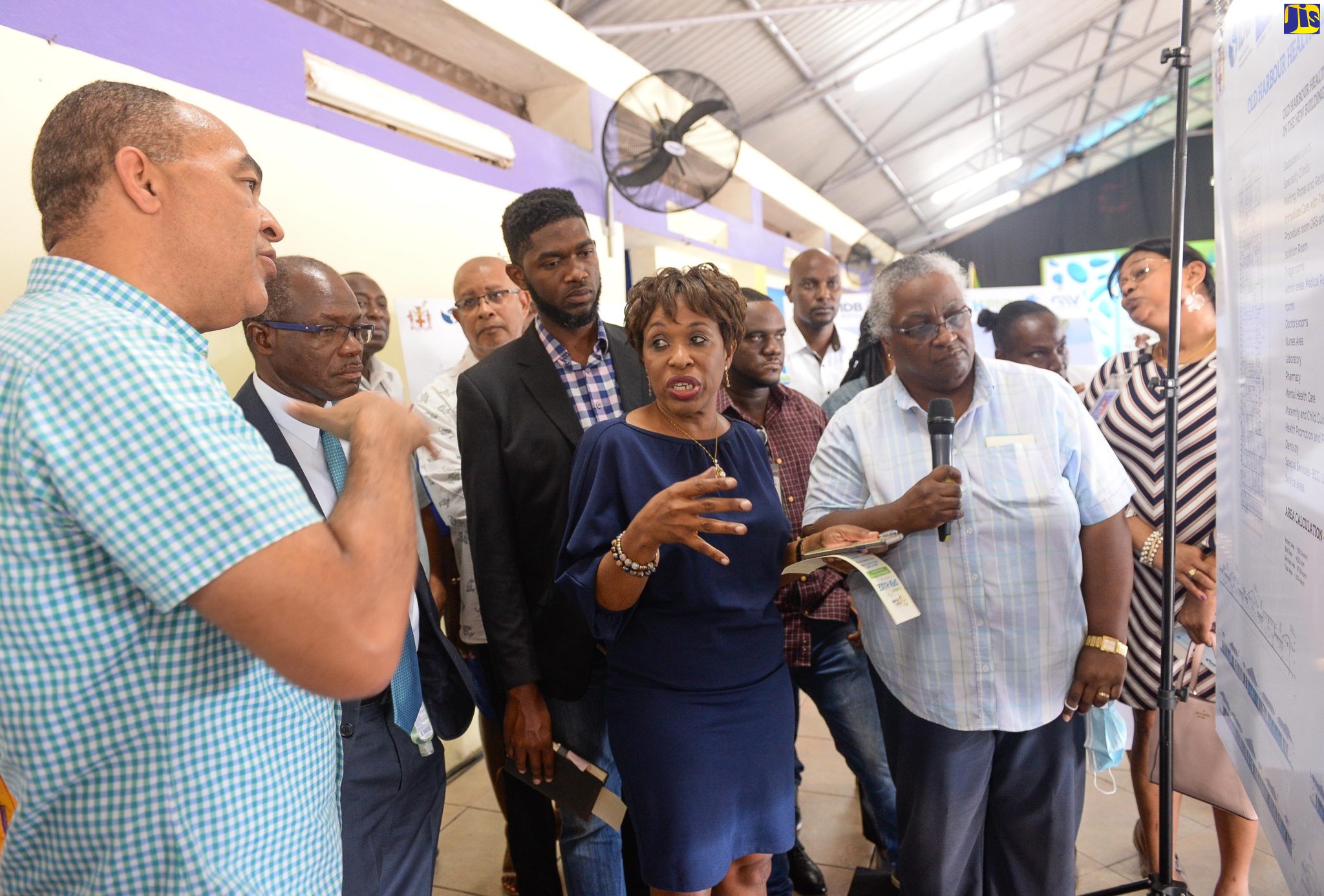 Government Explores Long-Term Leasing of Medical Equipment