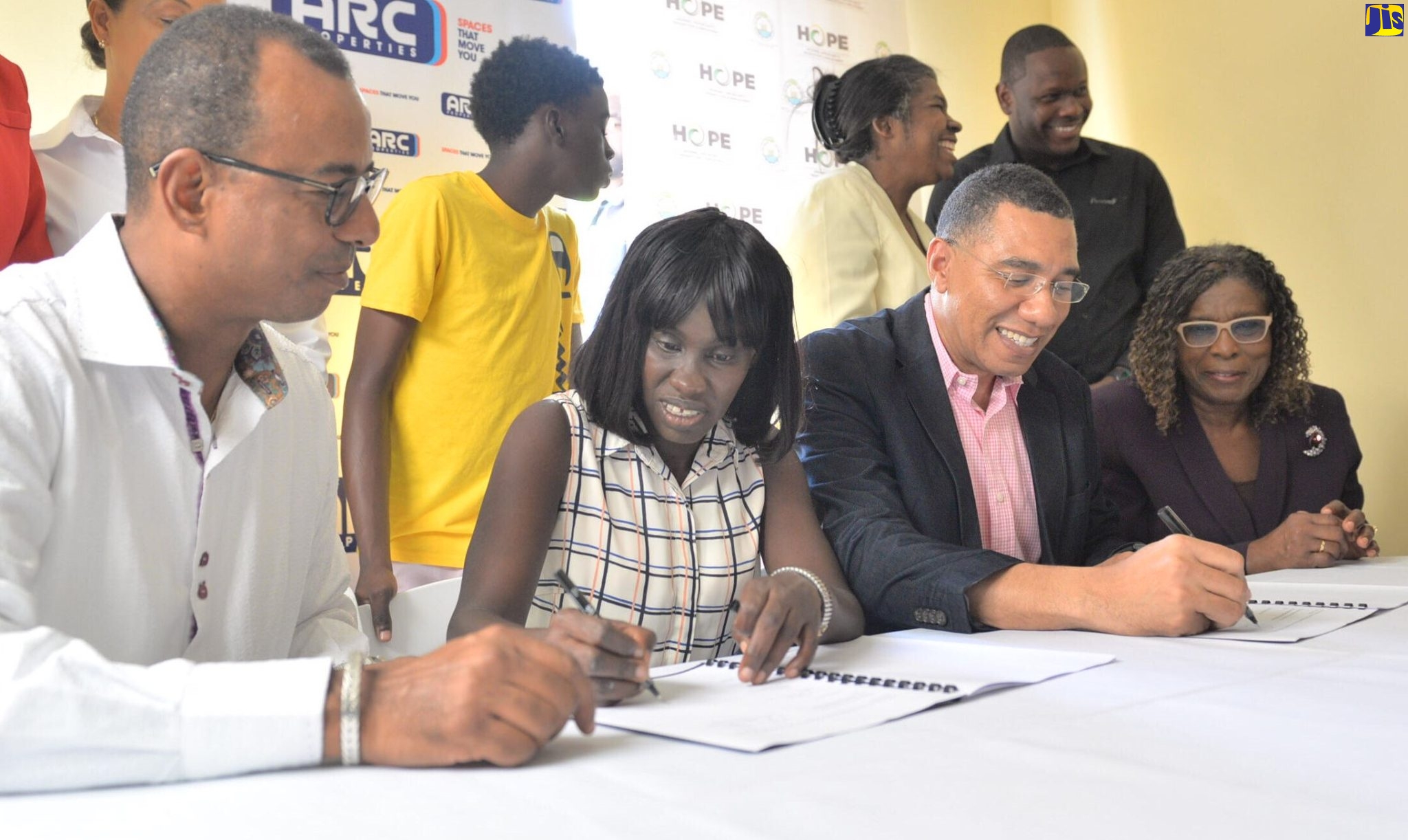 PM Urges Private-Sector Partnership on New Social Housing Programme