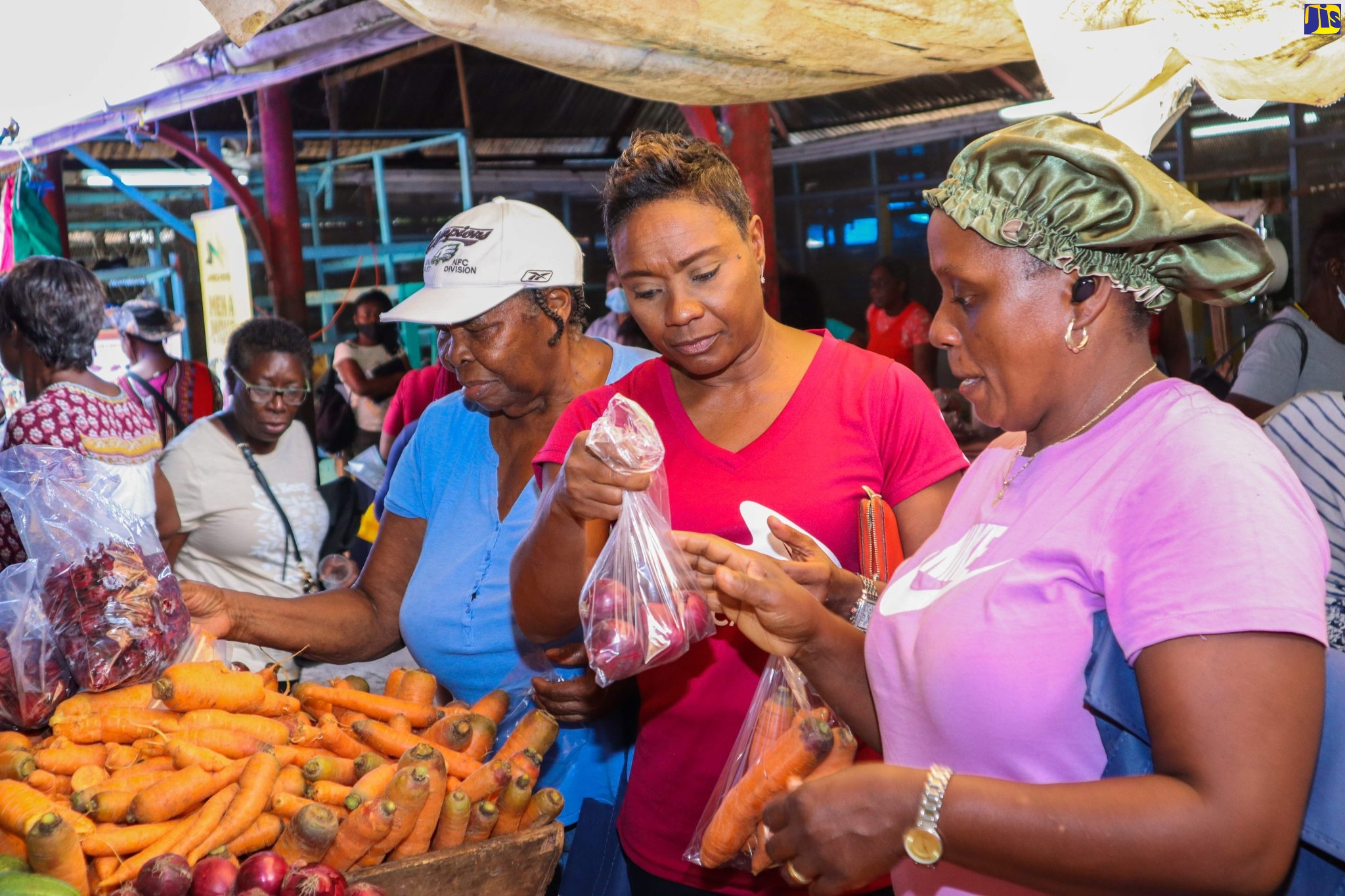 Residents of Morant Bay Welcome Market Pop-Up – Jamaica Information Service